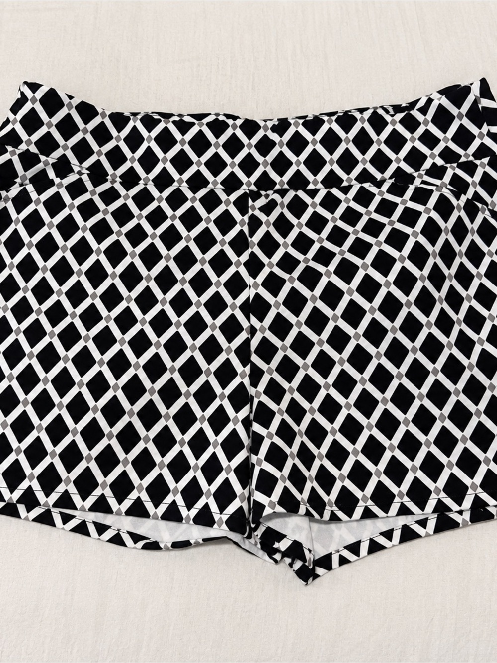Premise Women’s Geometric Print Shorts Black White Size Small